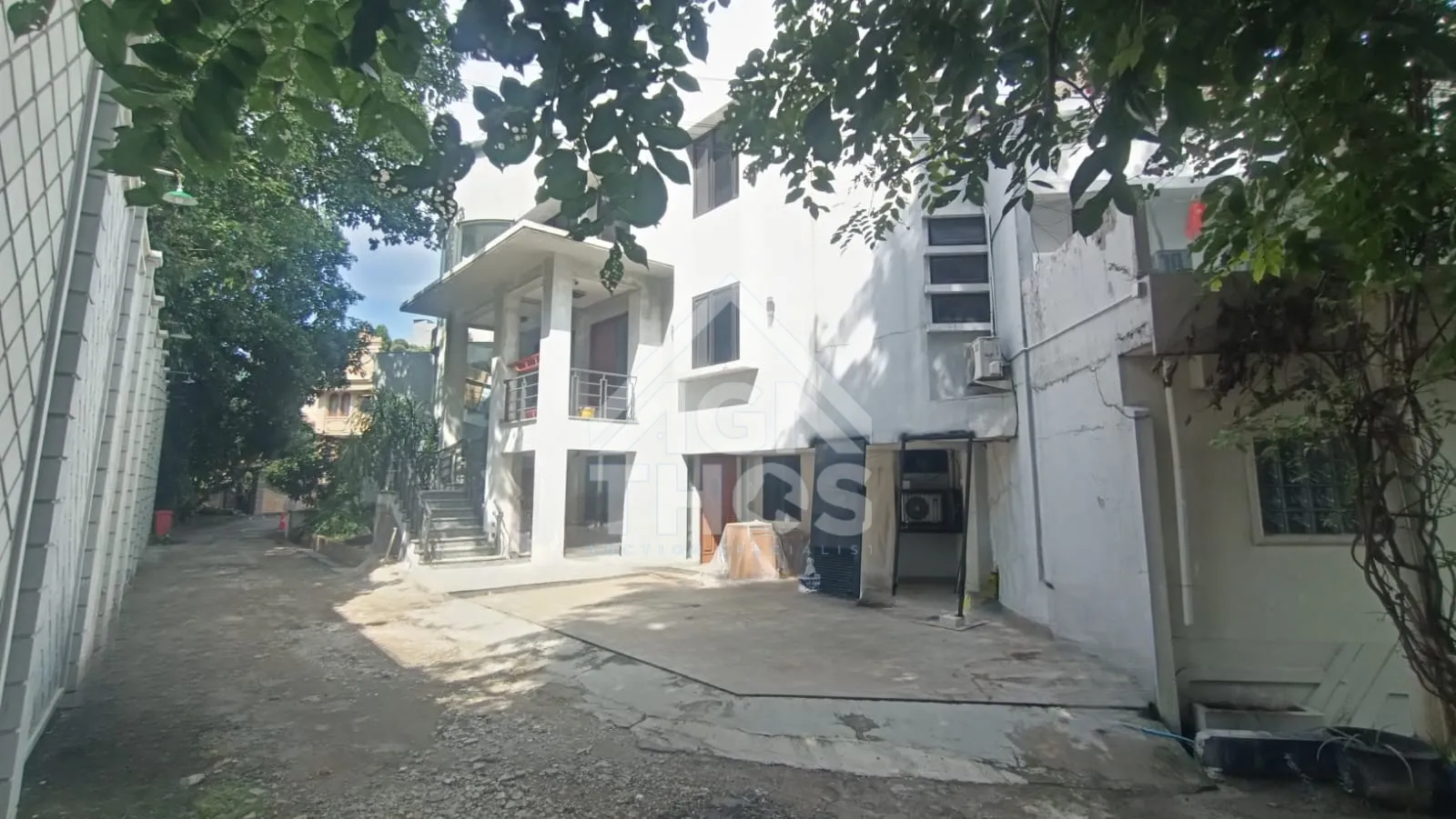Foto Properti Dijual Rumah Jl. Mangga Dua ABDAD