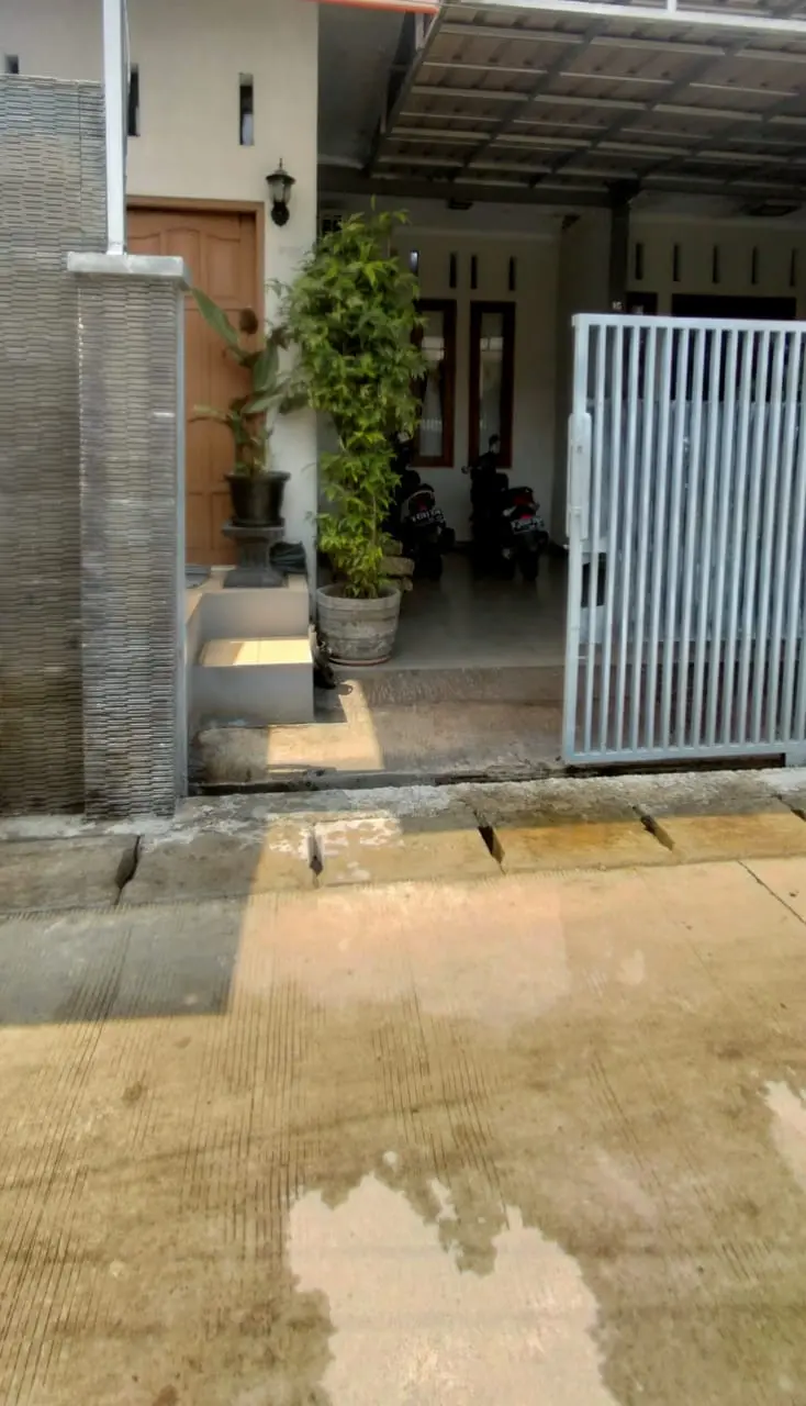 Foto Properti Dijual Rumah Sederhana Siap Huni 2 Lantai Jalan Jaya Cengkareng Barat, Jakarta Barat
