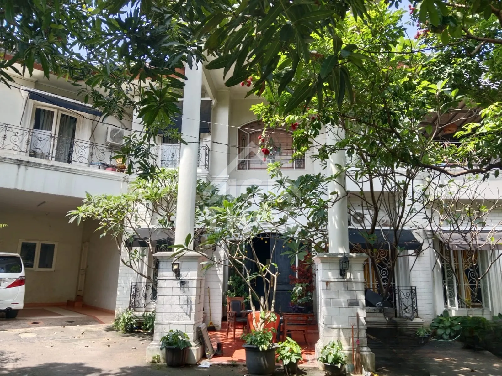 Rumah 2 Lantai di Perumahan DPR RI, Ciputat Timur