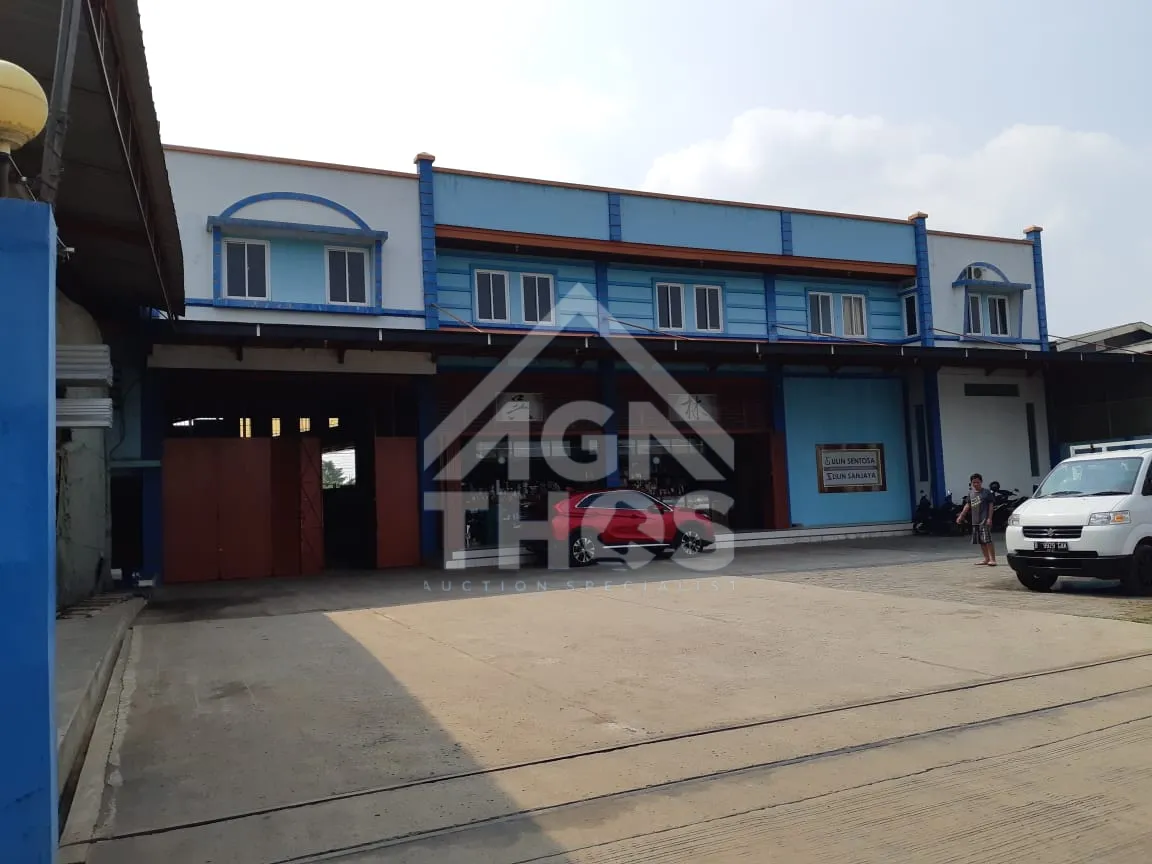 Foto Properti Di jual gudang, depan jalan raya
