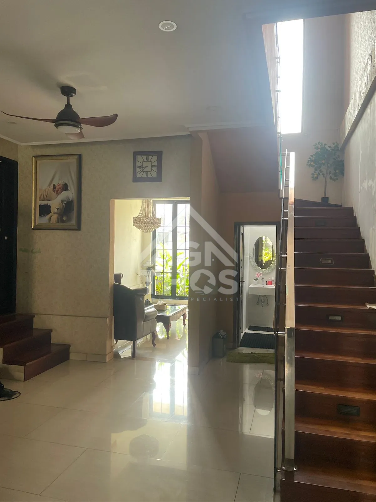 Rumah 2 Lantai di Meruya Utara, Kembangan Jakarta Barat