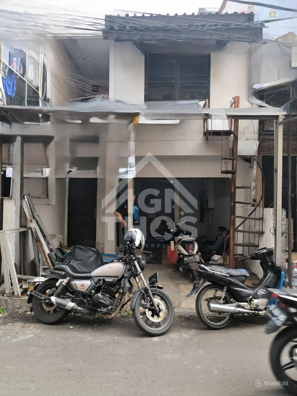 Foto Properti Di Jual Rumah 2 Lantai Siap Huni di Jln Kh Syahdan Kemangisan Jakarta Barat