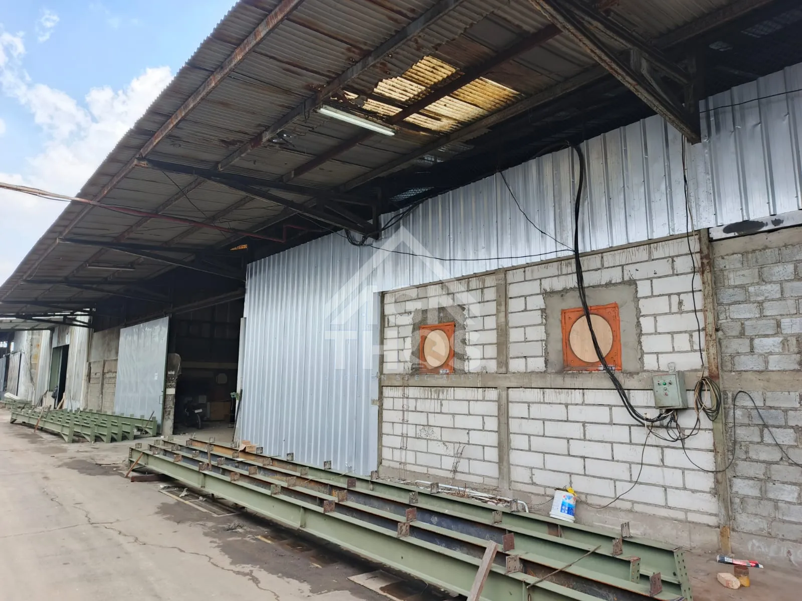 Foto Properti Disewakan Gudang Jl. Raya Daan Mogot