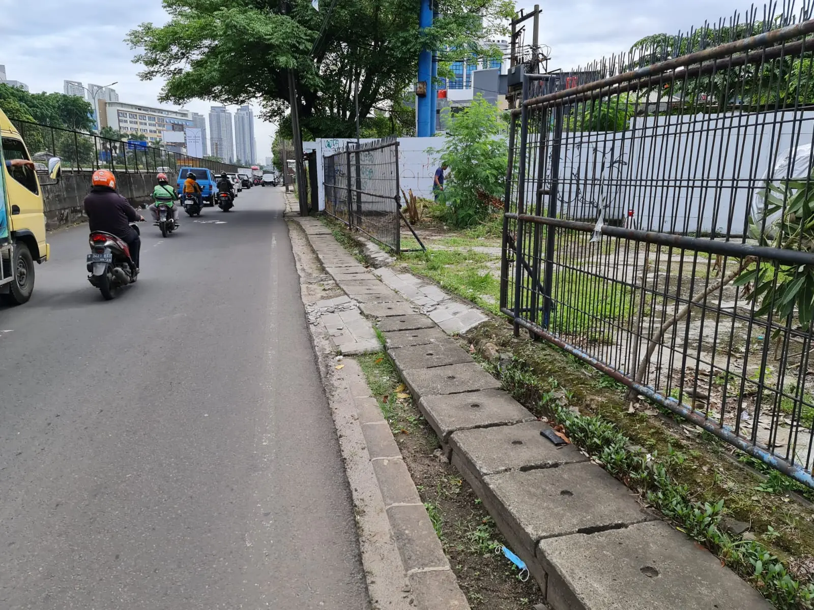 Foto Properti Dijual Tanah Startegis Di Jalan Arjuna Selatan , Duri Kepa - Jakarta Barat