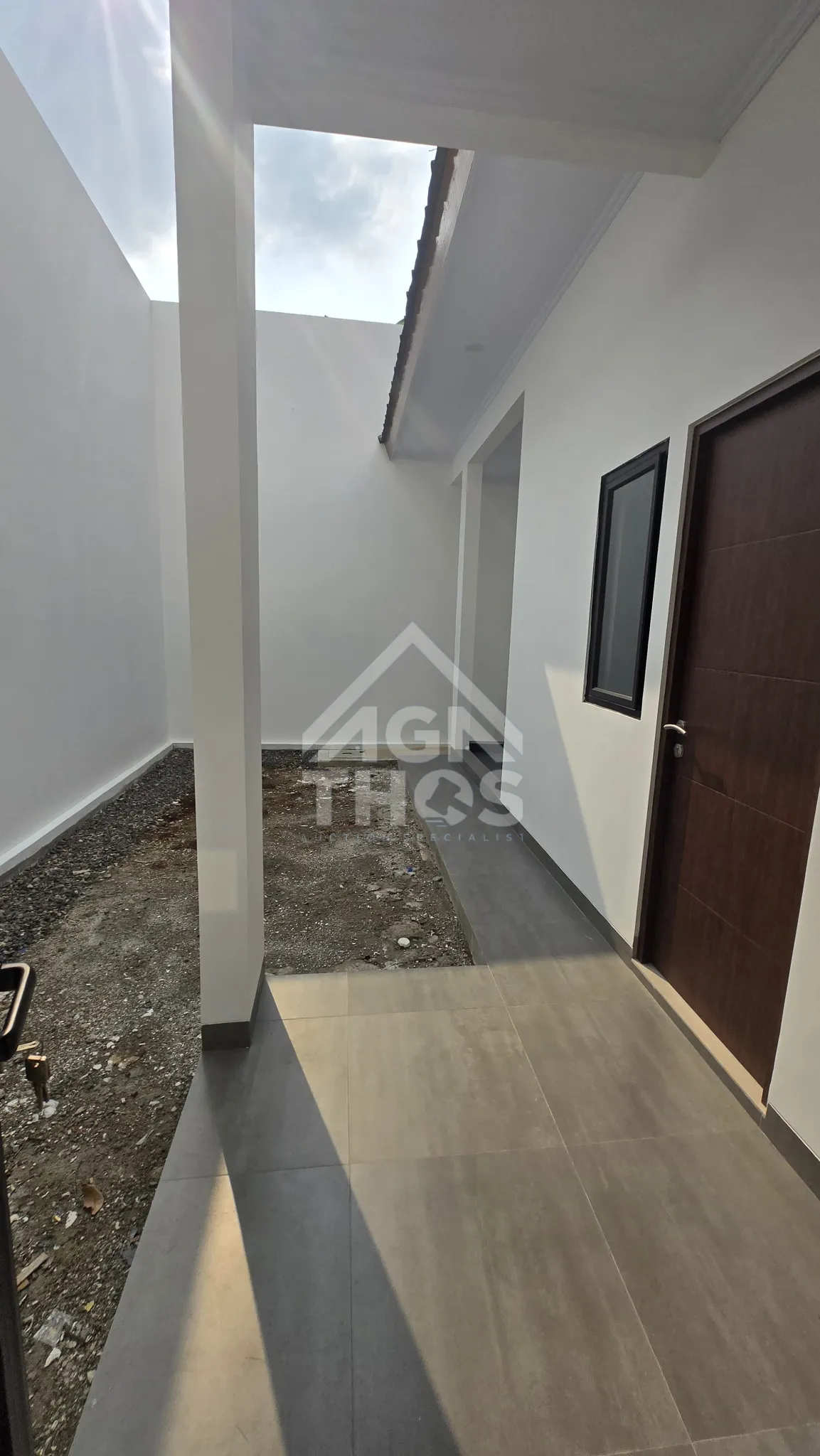 Foto Properti Dijual Rumah 2 Lantai di Meruya Utara, Kembangan Jakarta Barat