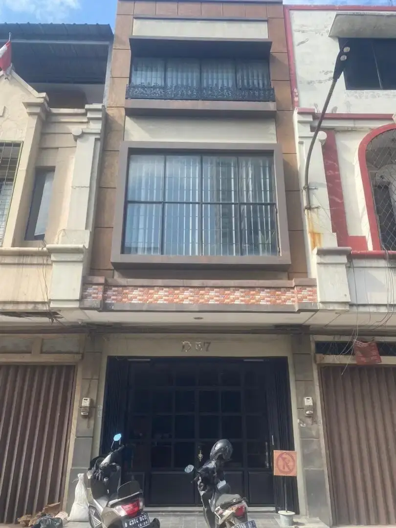 Foto Properti DiJual Ruko minimalis baru renovasi Ruko Pelangi dekat mal green sedayu Cengkareng
