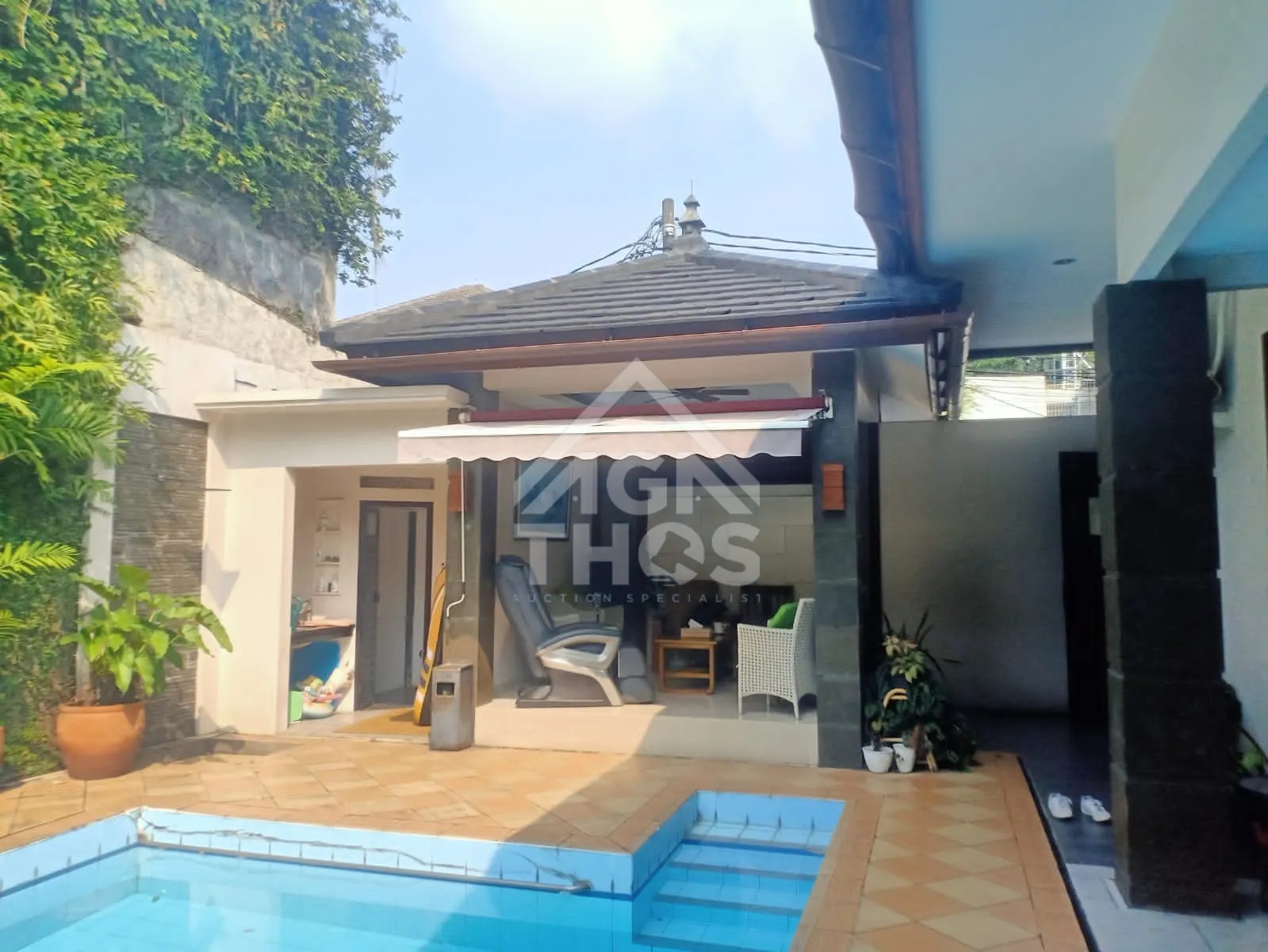 Foto Properti Dijual Rumah 2 Lantai di Jl. Kemang Utara, Jakarta Selatan
