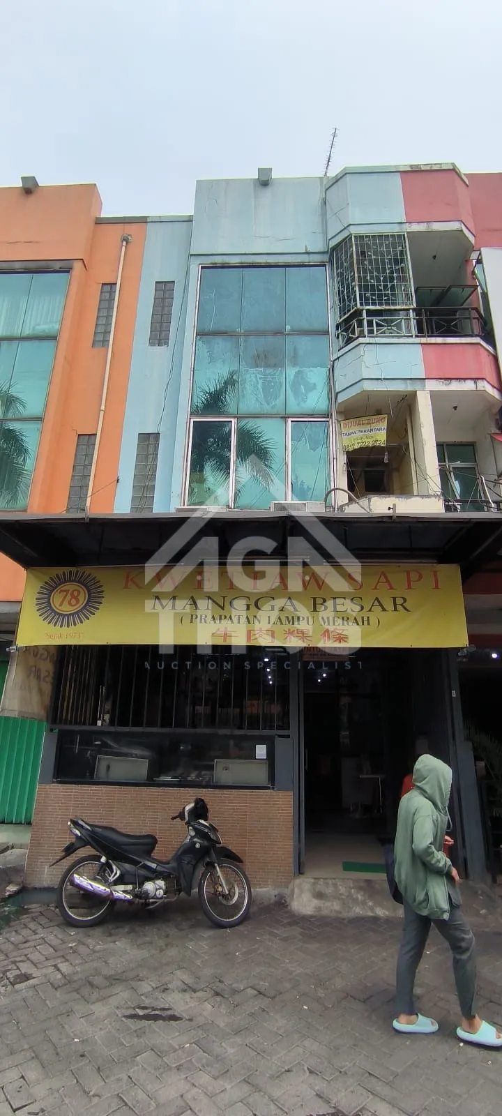 Foto Properti Di Jual Ruko 3,5 Lantai Siap Pakai dan Usaha di Taman Palem Lestari Cengkarang