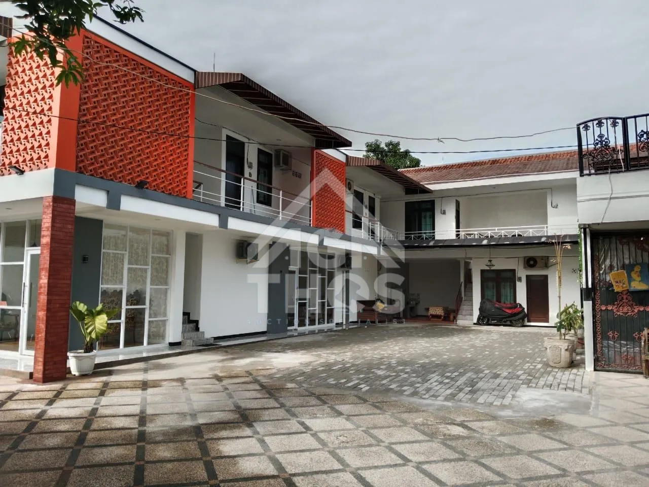Foto Properti DiJual Rumah Kost Dan Tempat Usaha atau Kantor 2 lantai Siap Pakai Di Joglo Jakarta Barat