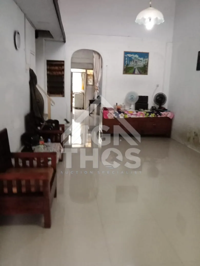 Foto Properti Di Jual Rumah 2 Lantai Siap Huni di Jalan M Saleh I , Kramat Sentiong - Jakarta Pusat