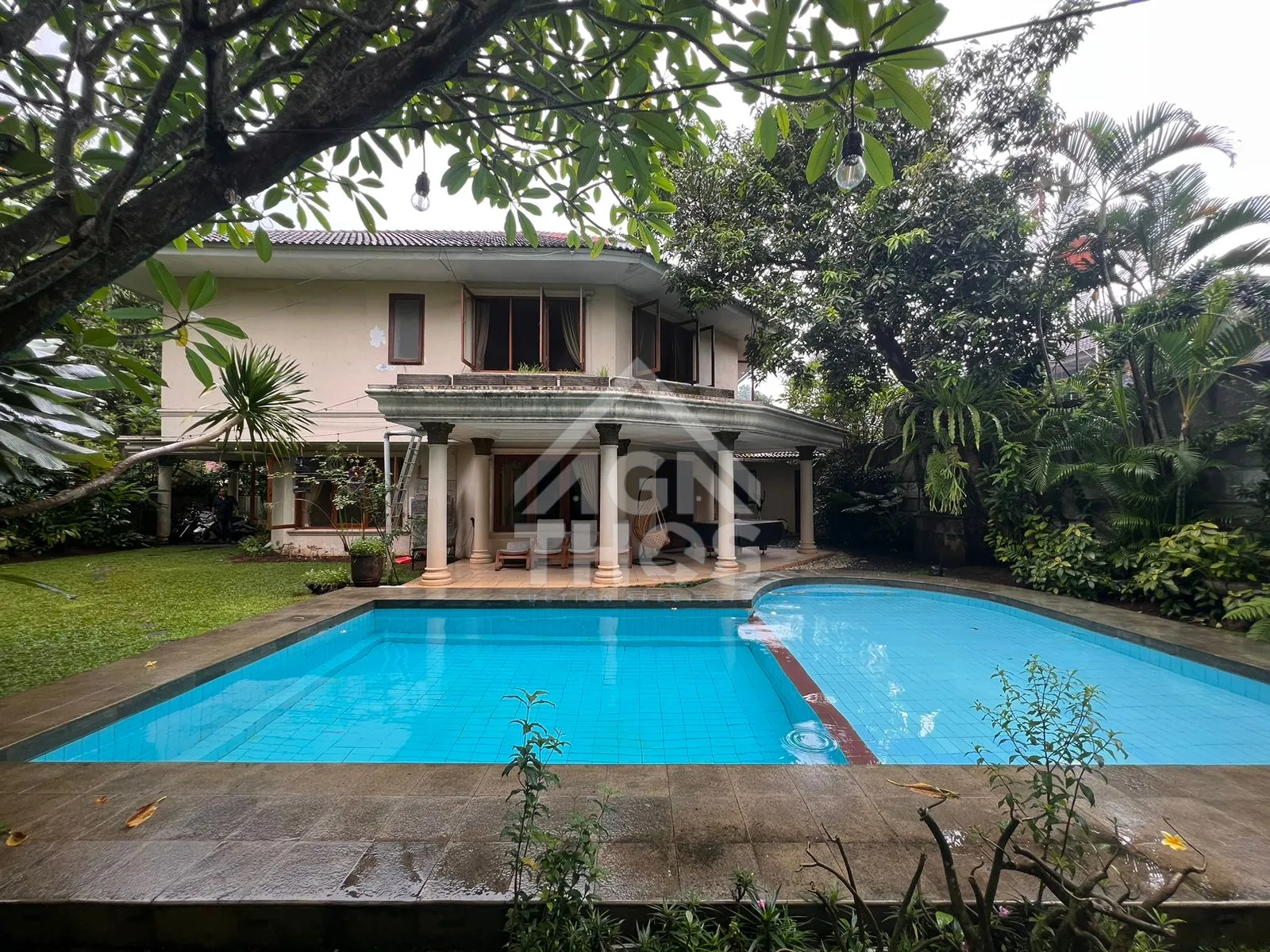 Foto Properti Dijual Rumah 2 Lantai di Jl. Flamboyan, Pancoran