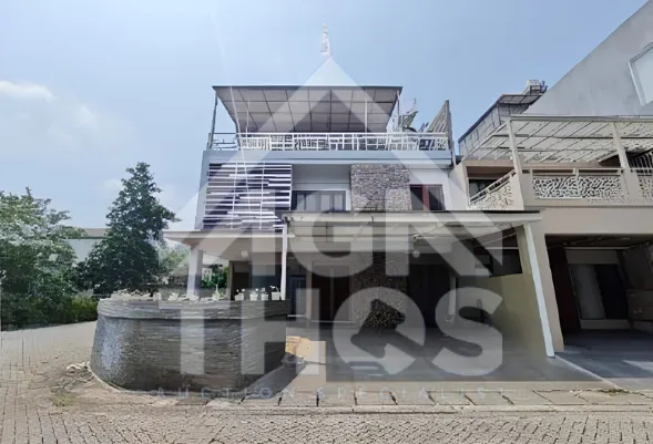 Rumah 3 Lantai di Komplek Perumahan Puri Mansion Kembangan Kota Jakarta Barat