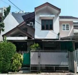 Dijual Rumah 2 Lantai di Jl. Kembangan Baru, Kembangan