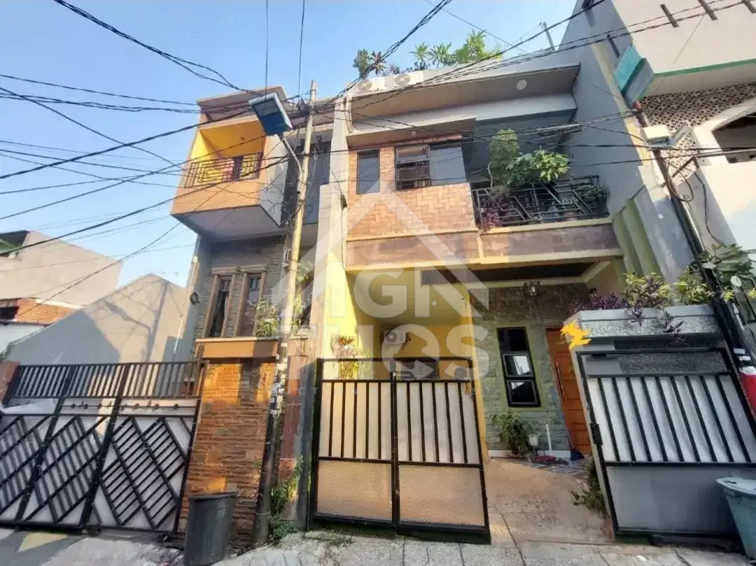 Foto Properti DiJual Rumah Minimalis 3 Lantai Siap Huni Di Kemayoran Dekat ITC Cempaka Mas Jakarta Pusat