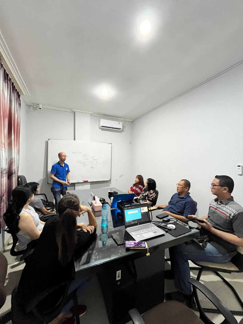 Suasana Kantor Agathos Properti